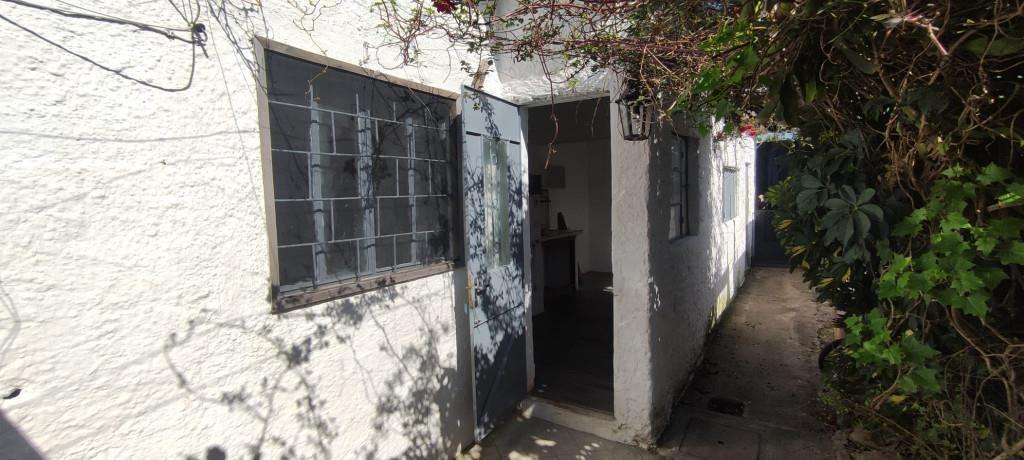 CASA A PASOS DE BELLONI