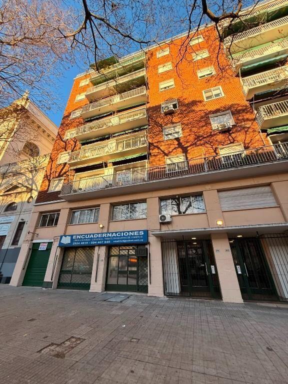 muy lindo apartamento 2 dormitorios sobre Av Libertador