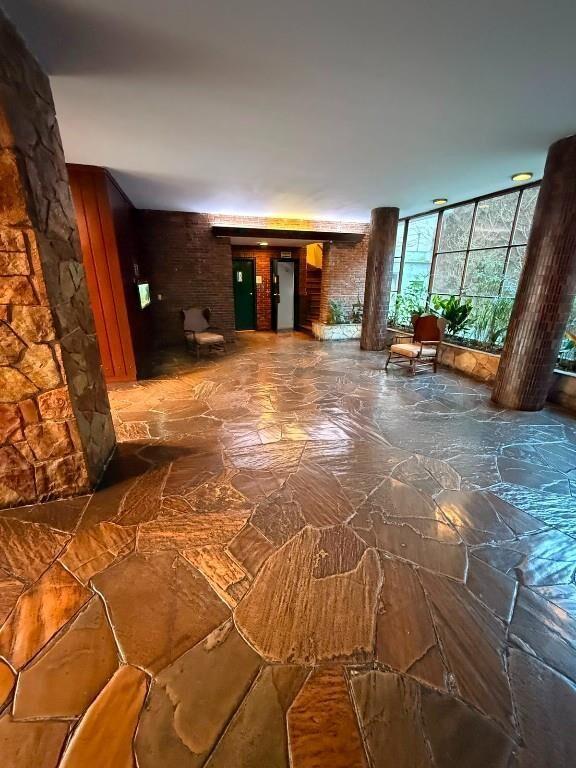 muy lindo apartamento 2 dormitorios sobre Av Libertador