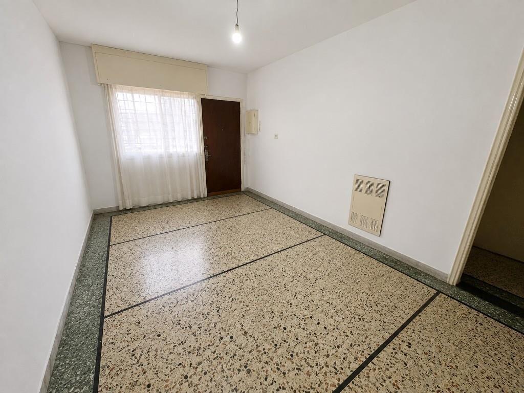 Apartamento Venta En Planta Baja Al Frente De 2 Dormitorios