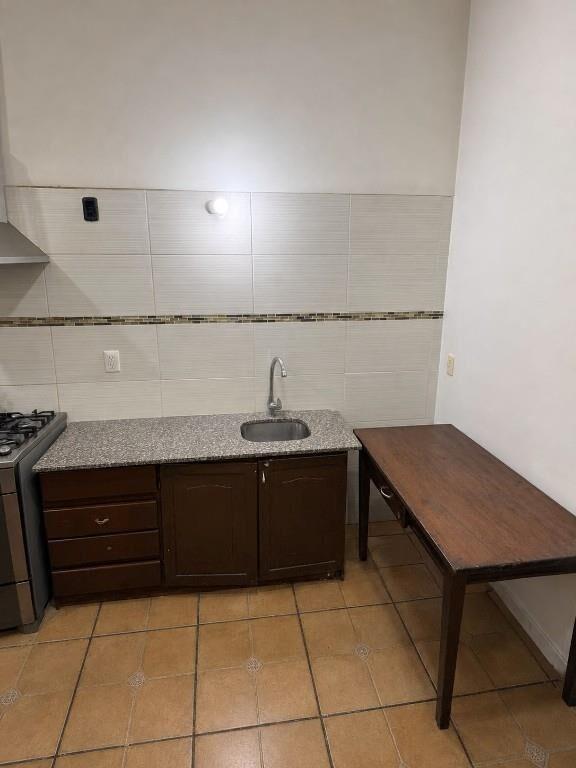 CASA 3 DORMITORIOS PH INDEPENDIENTE SOBRE AVENIDA SAN MARTÍN