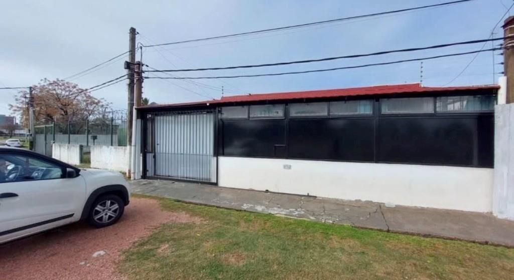 Se Vende Linda Casa Calle Rambla Euskal Erria, Malvin Norte