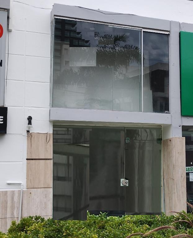 Local Comercial A La Calle Punta Del Este Zona Parada 2