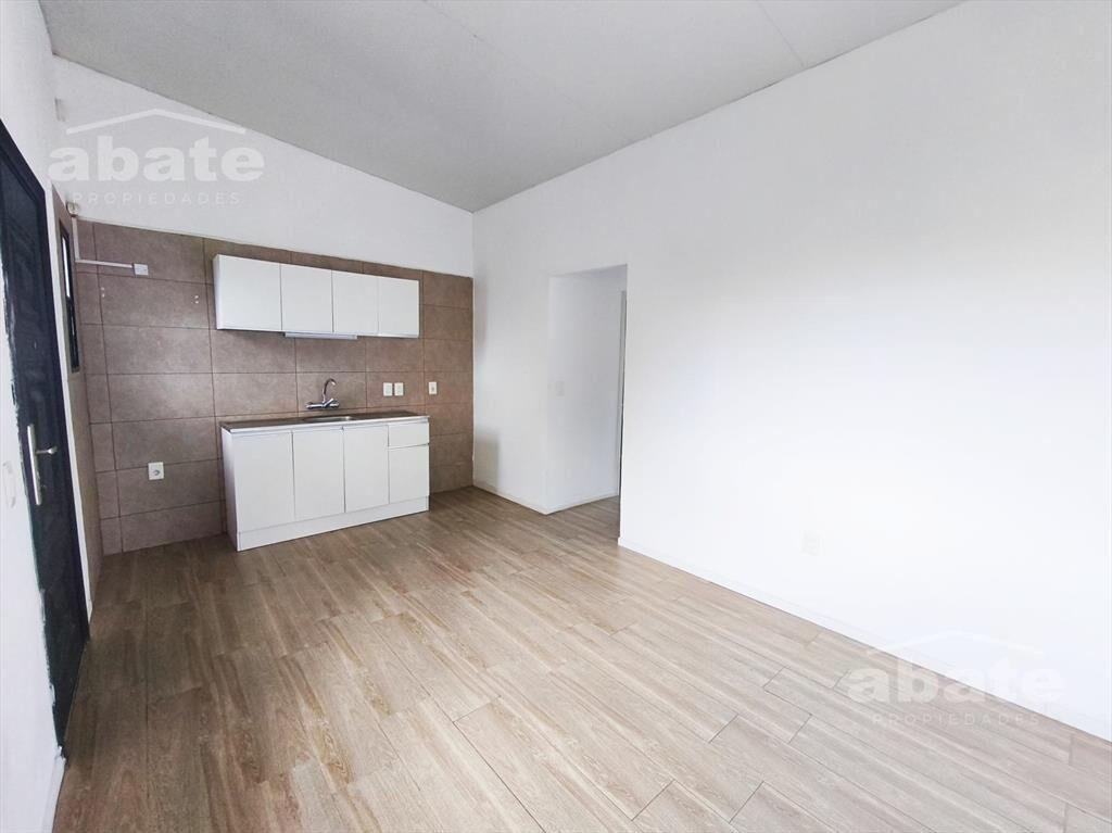 Casa en Alquiler de 1 dormitorio en Solymar. Cochera y Parr