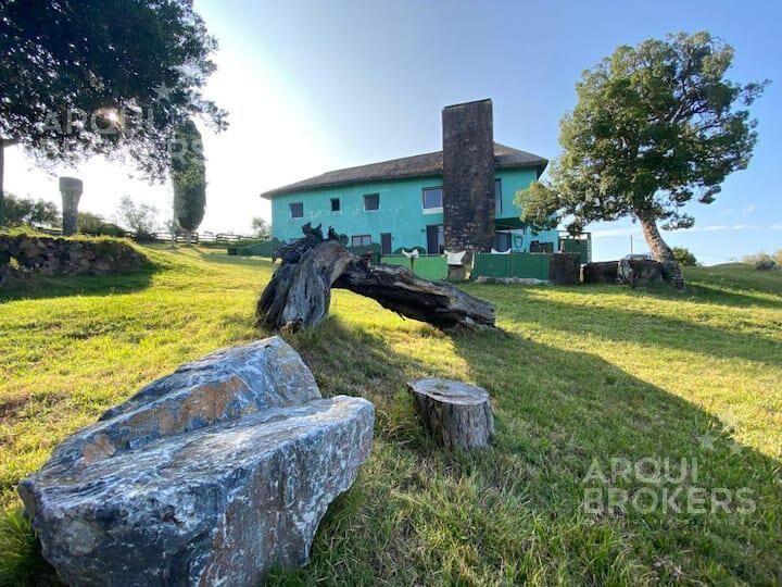 Casa de 4 dormitorios en venta en  Villa Serrana