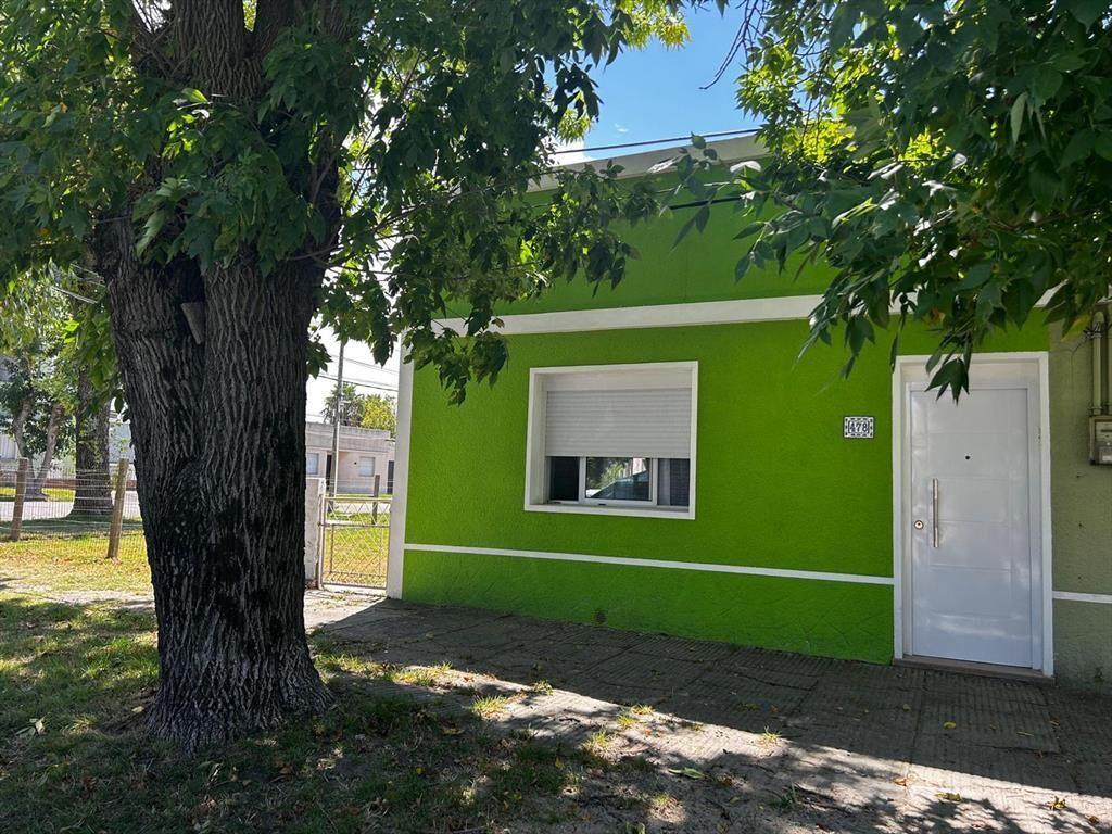 Casa 2 dorm. en ALQUILER Colonia 50m del Shopping