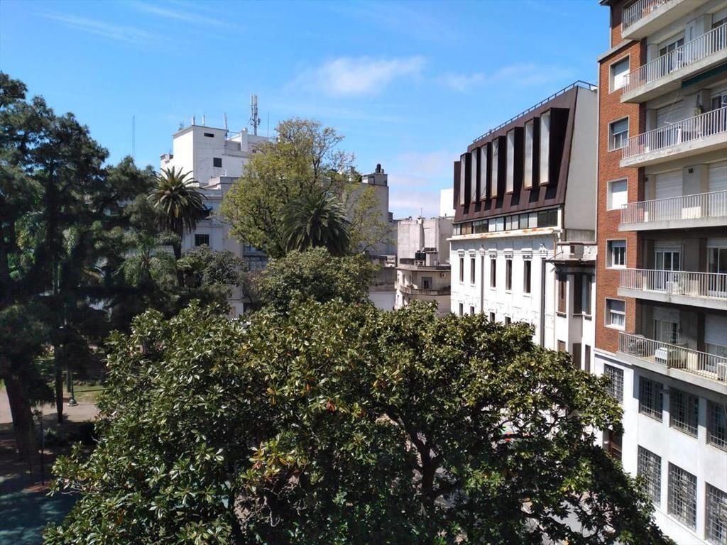 Plaza Zabala esquina Washington