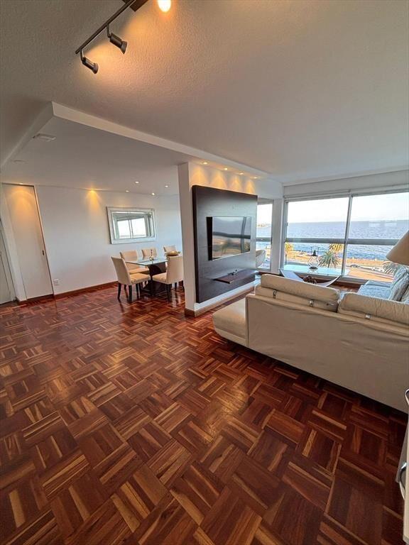 ALQUILER APARTAMENTO 2 DORM. 2 BAÑOS PARQUE RODO