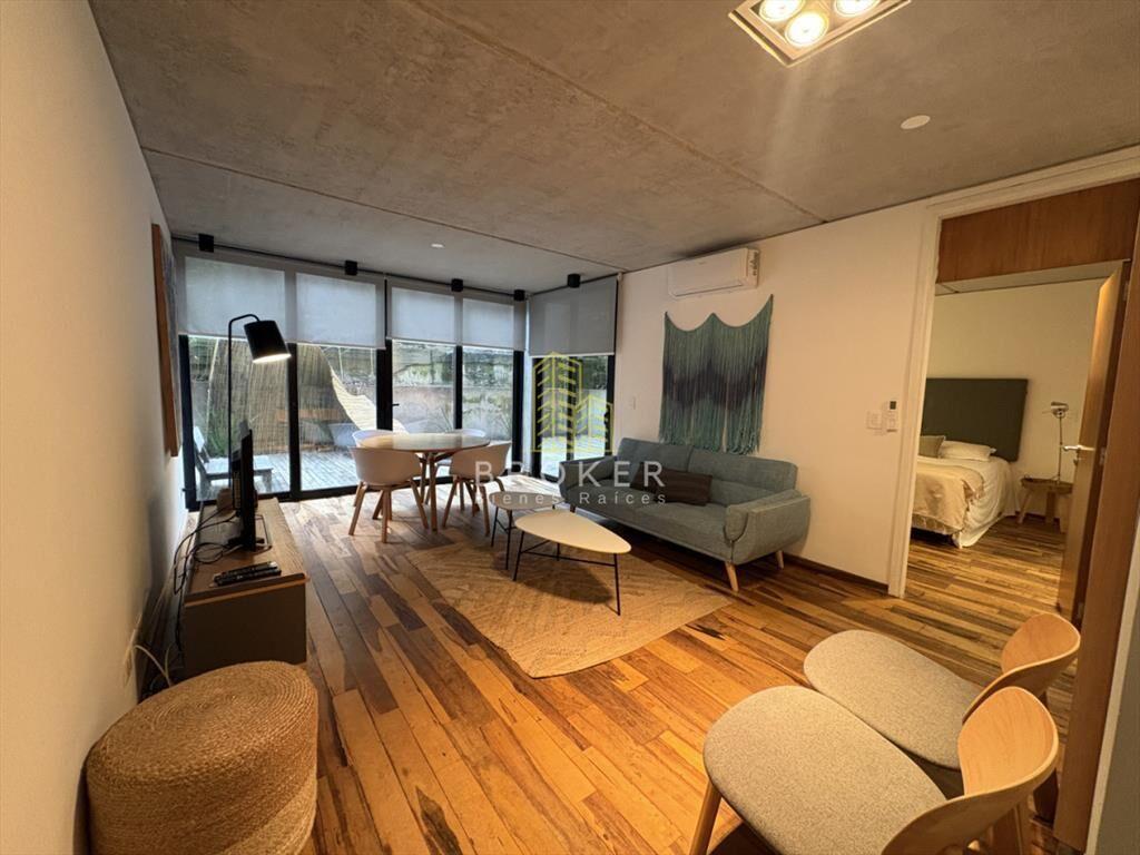 Alquiler anual de hermoso apartamento de 1 dorm