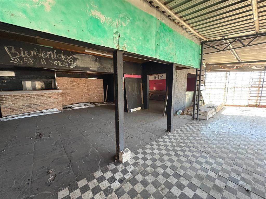 Alquiler - Local Comercial esquina en Paso de la Arena - Cam