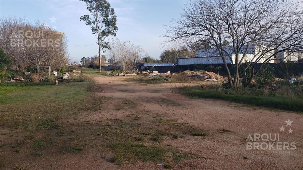 Terreno - Manga - 7400 m2 - Frente de 47 mts sobre Av. José