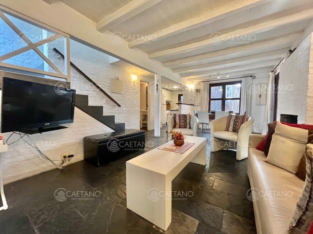 CASA EN ALQUILER 2 DORMITORIOS BARRIO PRIVADO PARQUE PINARE