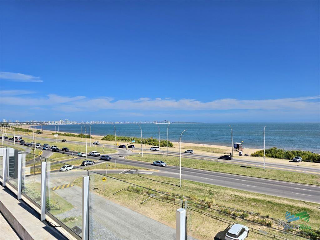 Alquiler anual apartamento penthouse frente al mar 3 dormit