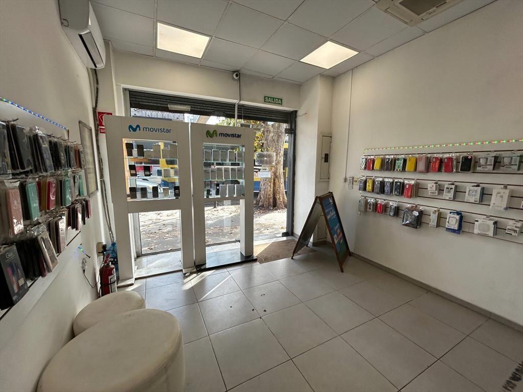 Alquiler - Local Comercial en excelente punto de la Unión -