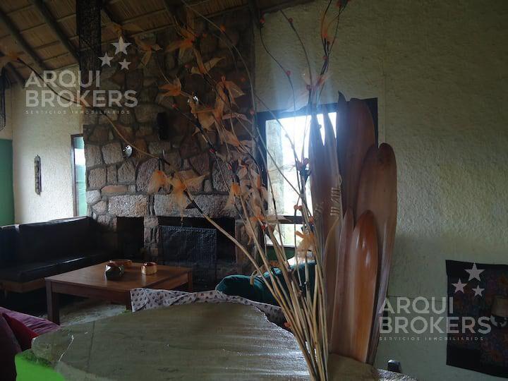 Casa de 4 dormitorios en venta en  Villa Serrana