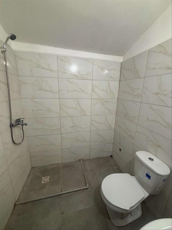 Alquiler apartamento de tres dormitorios en Colón.