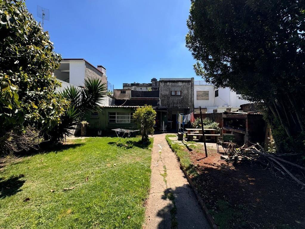 Machado prox. Burgues, muy buen terreno, dos casas en un pa