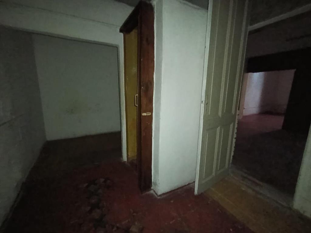 Casa a pasos de 8 de octubre y con servicios cercanos y loc