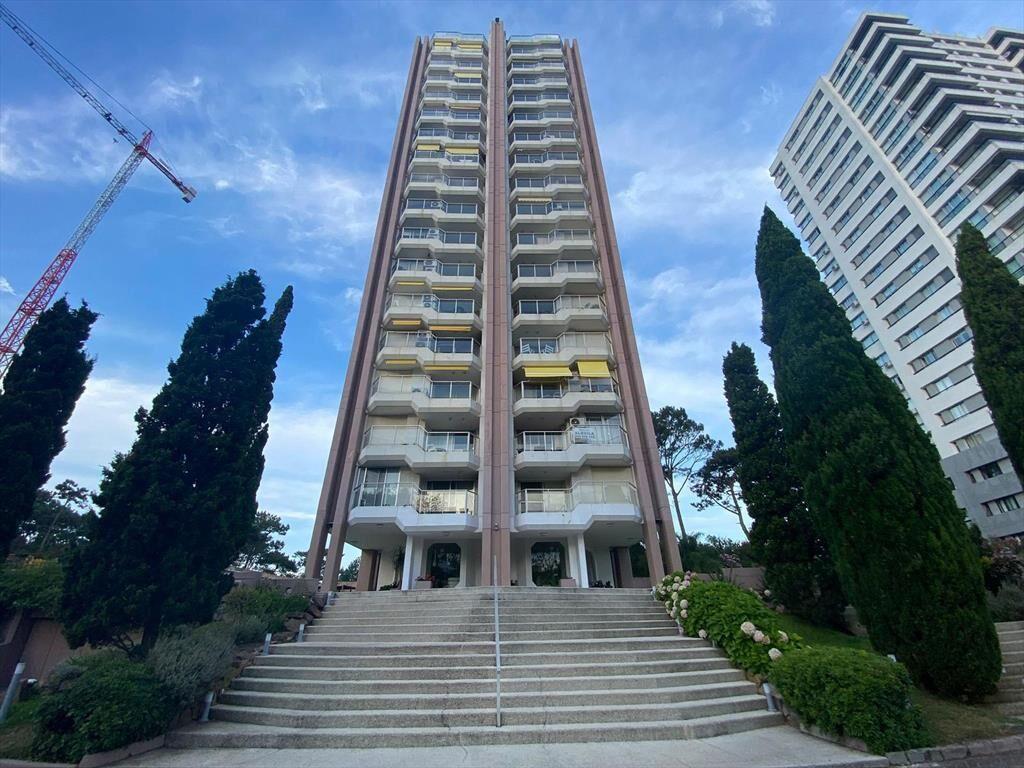 Pent House, Roosevelt y Parada 14, 171 m2, gge x2 !!