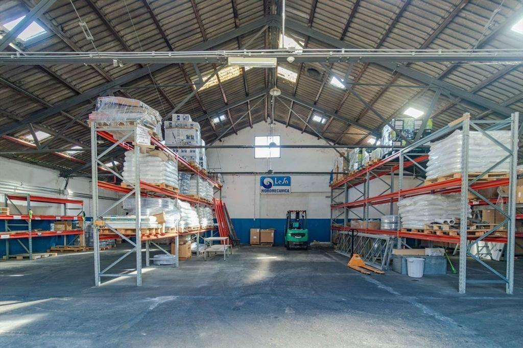 VENTA DEPOSITO Y LOCAL COMERCIAL EN VILLA MUNOZ