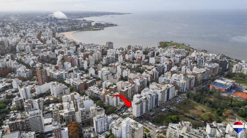 TERRENO EN VENTA EN PUNTA CARRETAS ALTURA 27 MTS