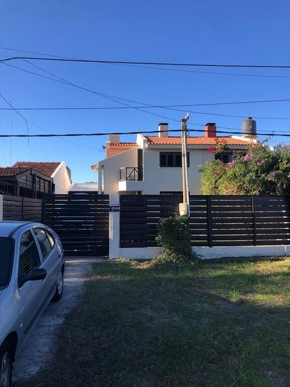 Casa en venta 3 dormitorios, 2 baños, Piscina, Lagomar sur