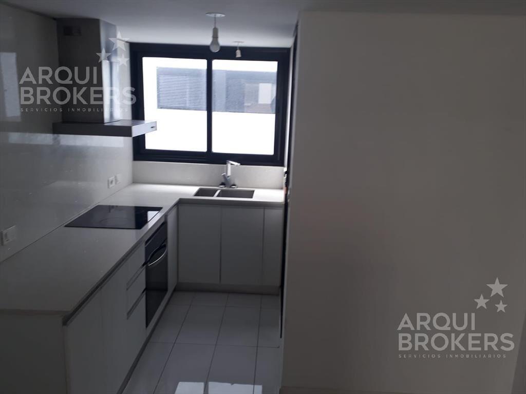 Alquiler apartamento dos dormitorios en Barrio Sur -702