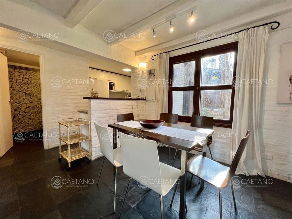 CASA EN ALQUILER 2 DORMITORIOS BARRIO PRIVADO PARQUE PINARE