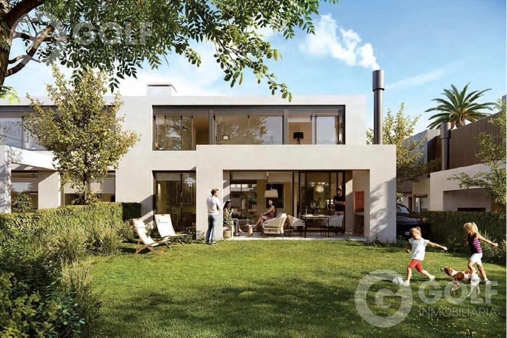 Venta Casa en Jardines del Polo con Cochera