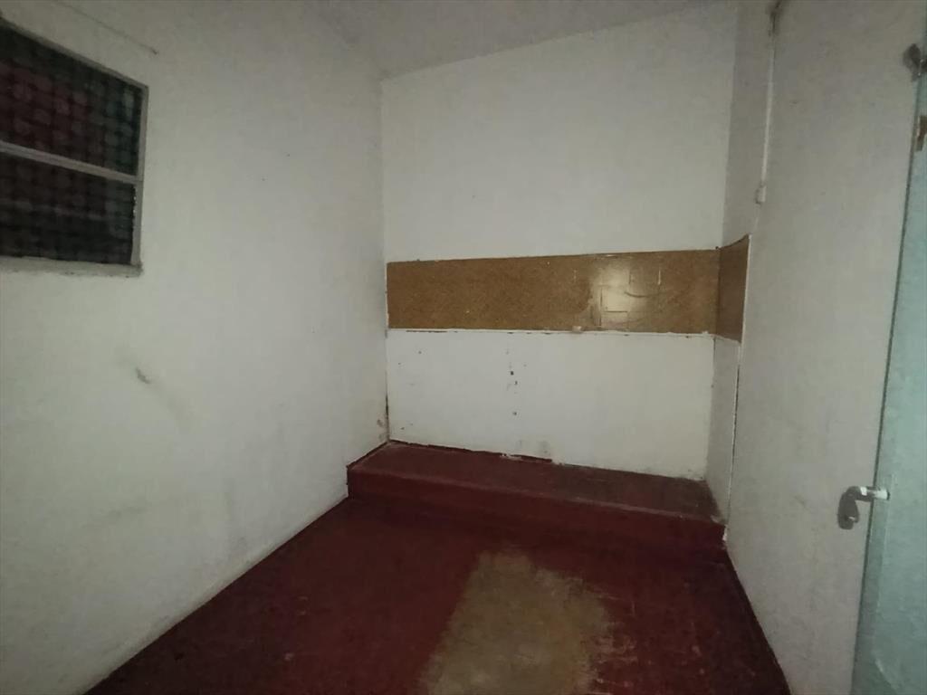 Casa a pasos de 8 de octubre y con servicios cercanos y loc