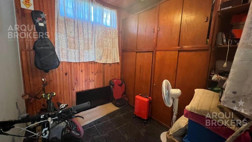 Casa de dos dormitorios en  venta en Jardines del Hipódromo