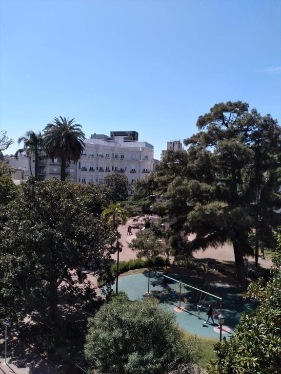 Plaza Zabala esquina Washington