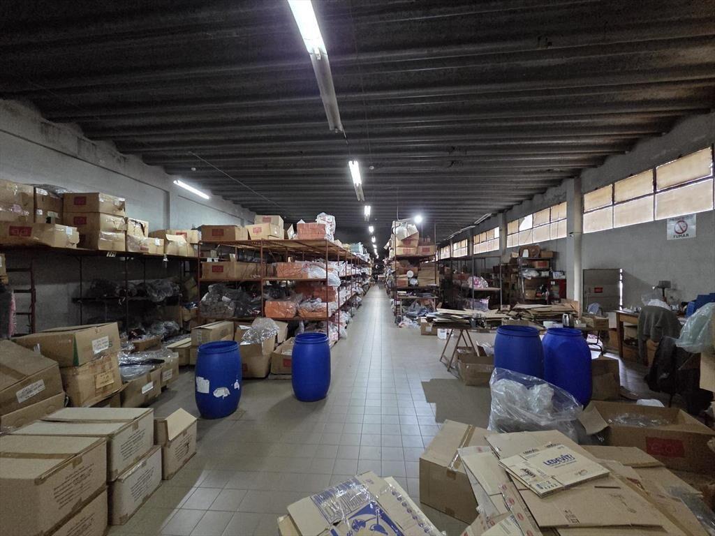 Gral Flores y Carreras Nacionales, 1300 m2 , estacionamient