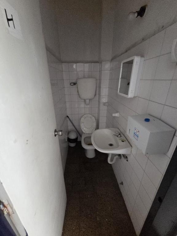 Proximo  Bv Batlle y Ordoñez y Varela, 511 m2 edificados, t