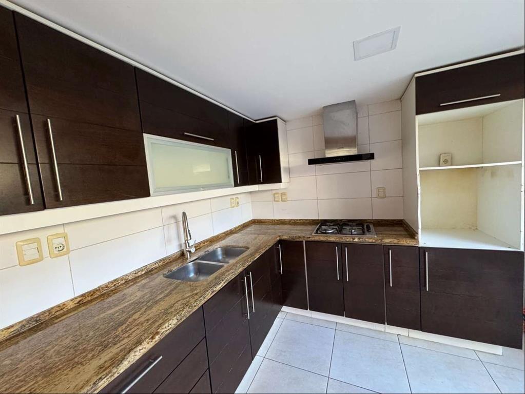 Casa en Punta Gorda, 3 dormitorios, cochera, Excelente esta