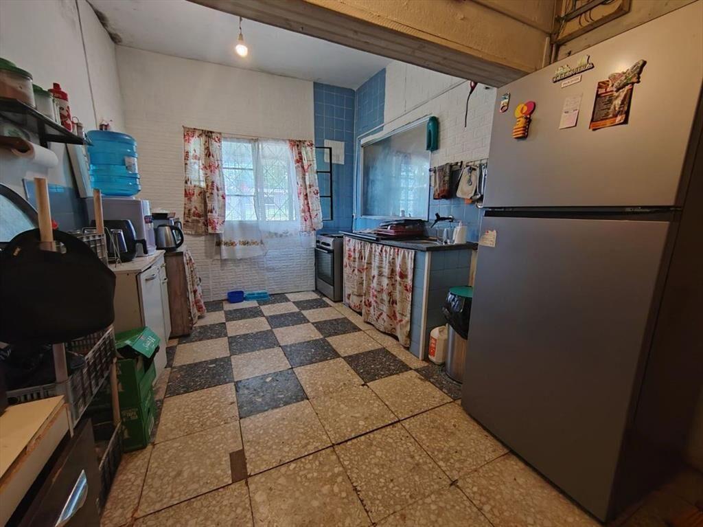 Venta terreno y gran Casa 4 dorm. Barros Blancos
