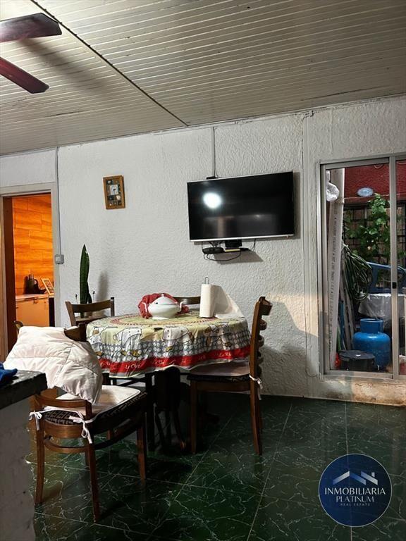 Venta 3 Casas con Renta y Cochera en Jardines del Hipódromo
