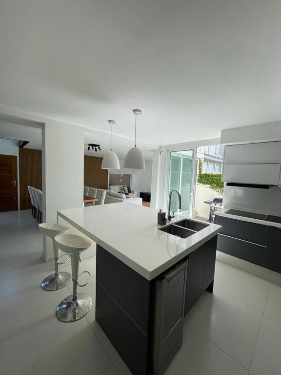 Casa en Parque Miramar 4 Dormitorios, 4 Baños, Piscina!
