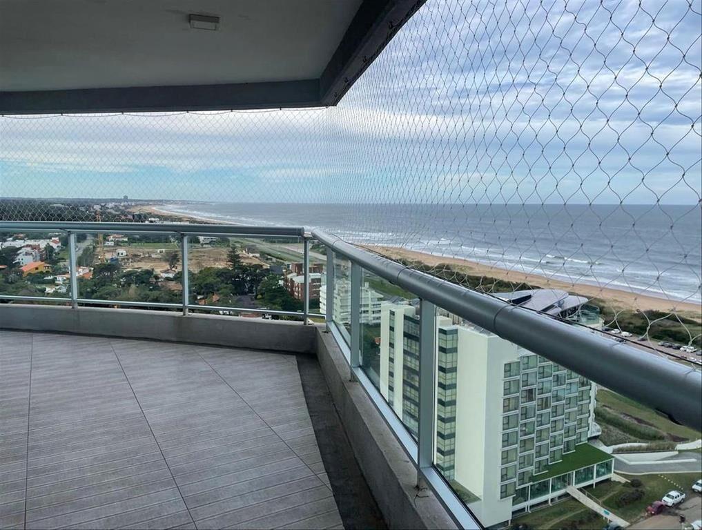 Alquiler temporal apartamento 3 dormitorios Playa Brava