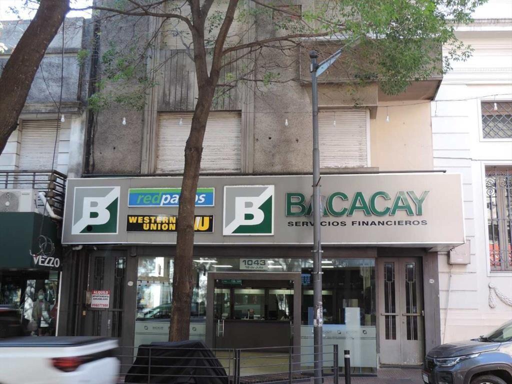 Apto en pleno centro con características de casa