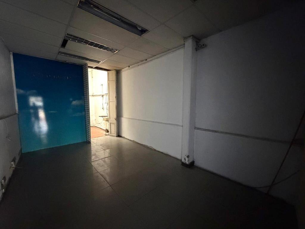 Alquiler de Local comercial en Avd. Agraciada con 80 Mts2 en