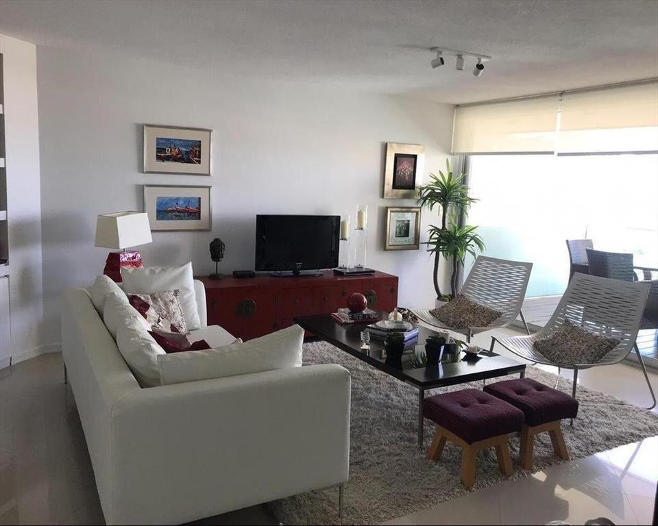 Torre O 9D Alquiler apartamento 3 dorm y dependencia Brava!