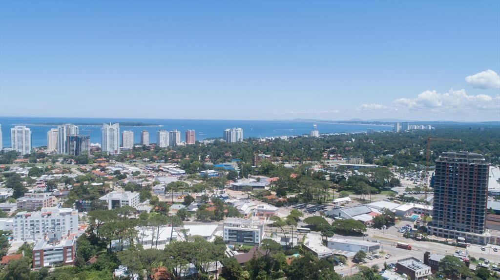 Apartamento Penthouse sobre Av. Roosevelt