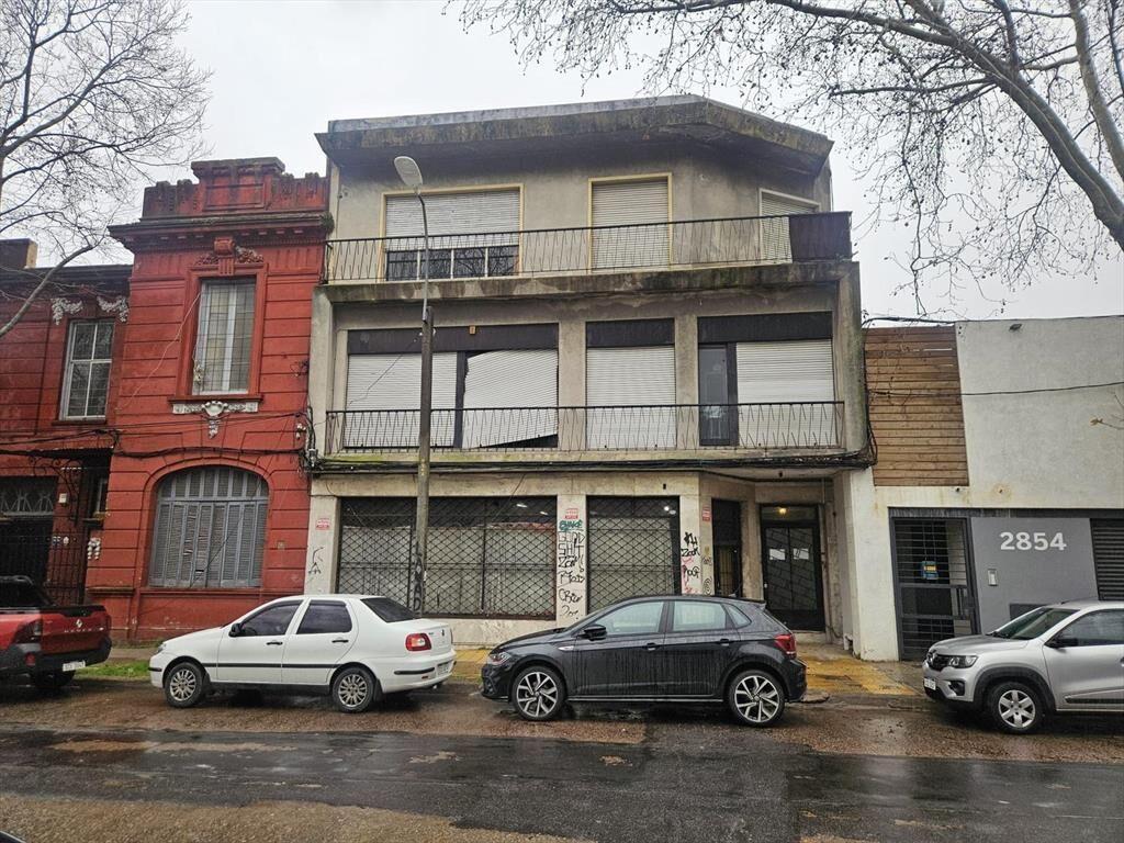 Burgues y San Martín, edificio entero , local , 3 apartamen