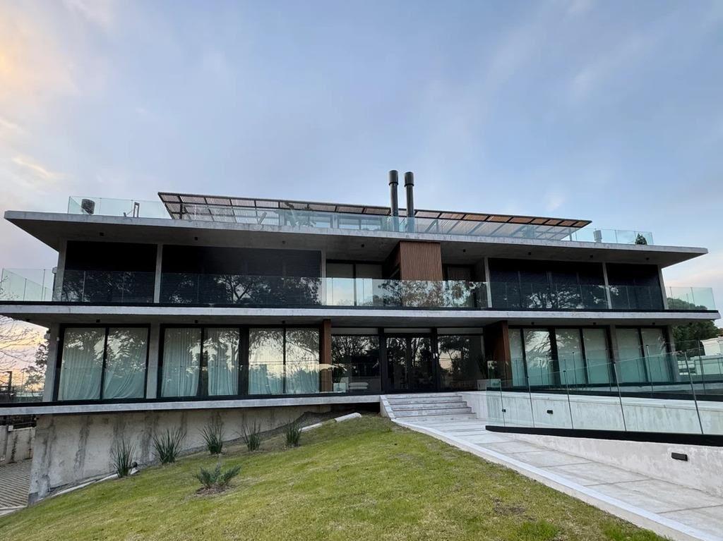 Venta de apartamento de 3 dormitorios, garaje, terraza, Carr