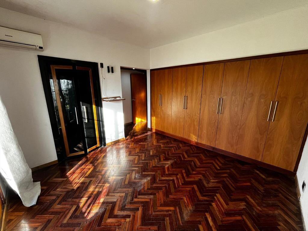 Ciudad de Guayaquil esq Caramuru 4 dorm. 300 m2, piscina y