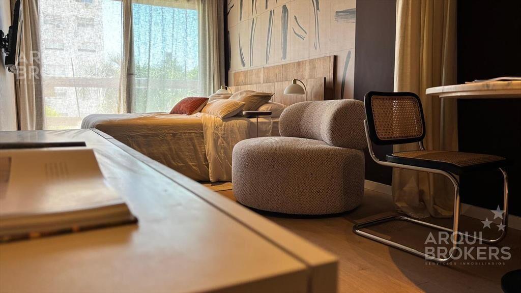 Venta piso para oficionas en Parque Rodó - 1102