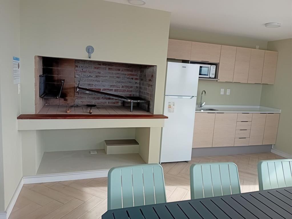 APARTAMWENTO DE 1 DORMITORIO EN EDIFICIO QUE SE DESTACA POR