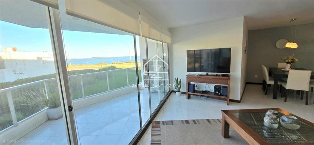 Apartamento 3 dormitorios frente al mar