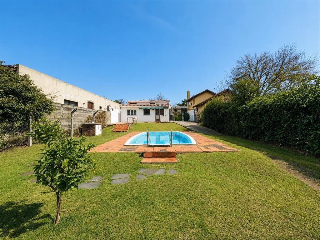 Alquiler Casa con piscina, 3 dormitorios y amplio fondo, Pra